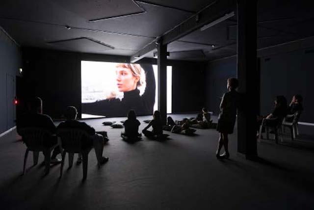 installation "They parlaient Idéal"